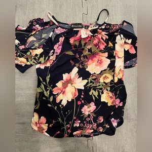 Women’s XS 7th Avenue design studio flower blouse.
